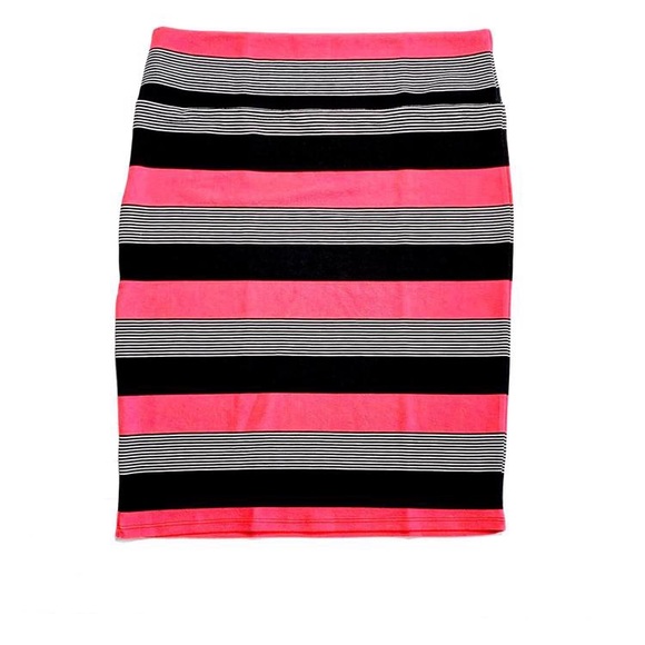 LuLaRoe Dresses & Skirts - LuLaRoe Cassie skirt